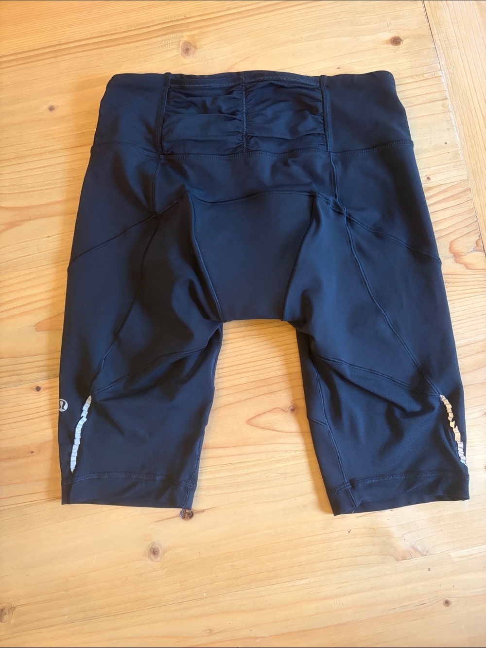 Lululemon presta padded cycling shorts women’s size 6 long reflective biking